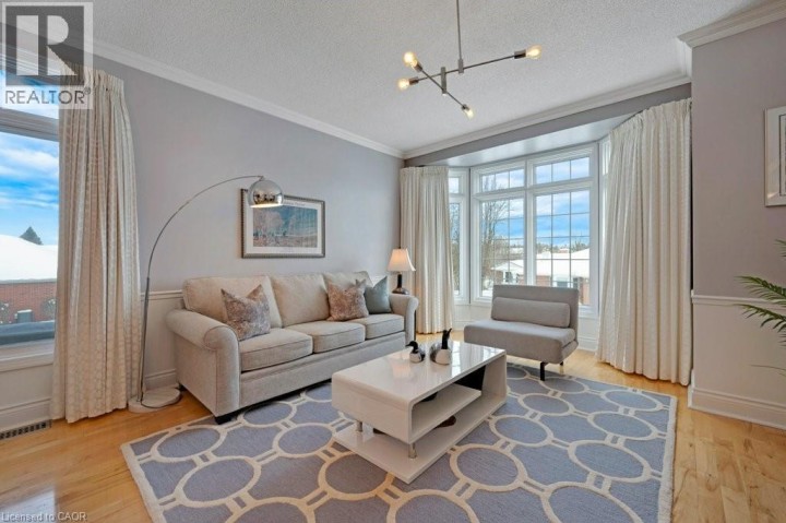 Photo 7 at 4 - 341 N George Street, Victoria, Cambridge