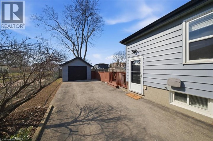 Photo 26 at 31 Willow Drive, Fairview / Greenbrier, Brantford