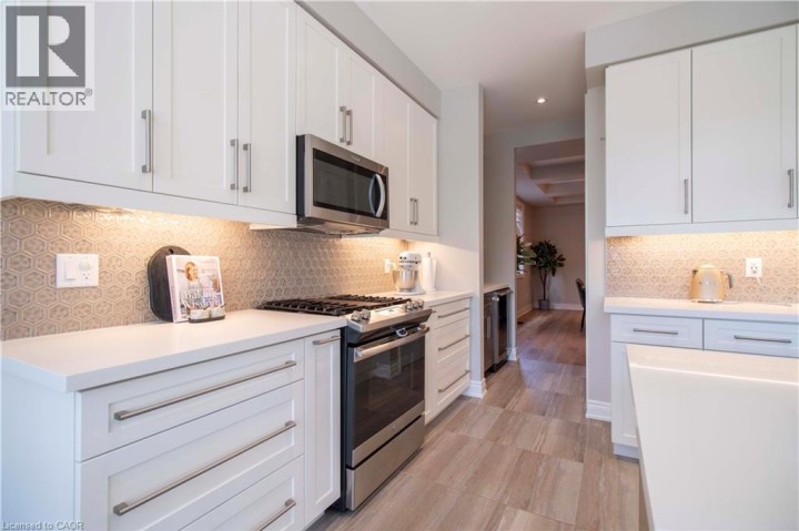 Photo 11 at 19 Secinaro Avenue, Southcote / Duff’s Cors, Ancaster