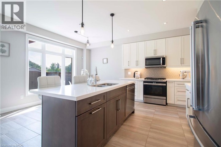 Photo 9 at 19 Secinaro Avenue, Southcote / Duff’s Cors, Ancaster