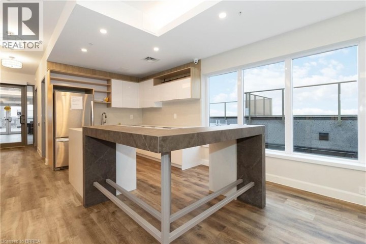 Photo 18 at 409 - 34 Norman Street, Fairview / Greenbrier, Brantford