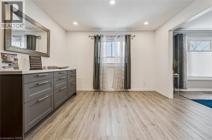 Photo 13 at 263 The Country Way, Laurentian Hills / Country Hills W, Kitchener