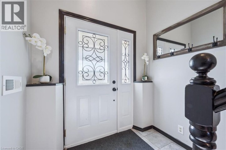 Photo 4 at 263 The Country Way, Laurentian Hills / Country Hills W, Kitchener