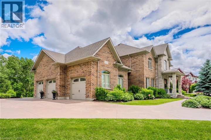 Photo 2 at 23 Highgrove Court, Blair, Cambridge