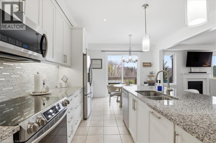 Photo 10 at 328 Shady Glen Crescent, Trussler, Kitchener