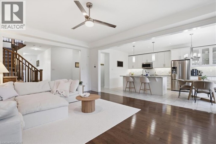 Photo 7 at 328 Shady Glen Crescent, Trussler, Kitchener