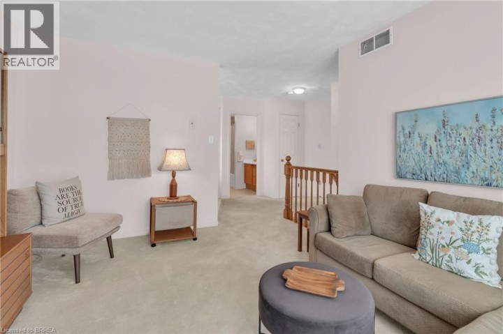 Photo 4 at 50 South Drive, Forest Hill, Kitchener