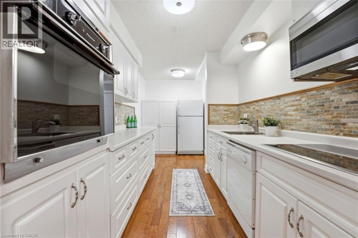 Photo 7 at 206 - 944 Caledonian View, Preston North, Cambridge