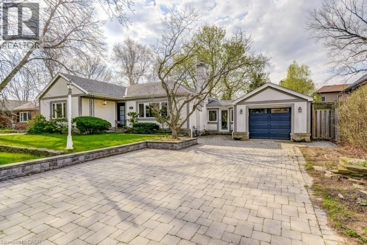 Photo 1 at 34 Oakley Court, Dancaster / Nakoma / Maple Lane, Ancaster