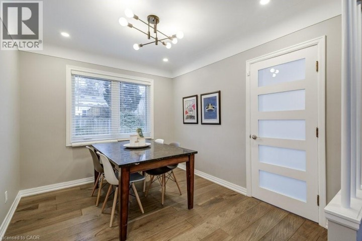 Photo 11 at 34 Oakley Court, Dancaster / Nakoma / Maple Lane, Ancaster