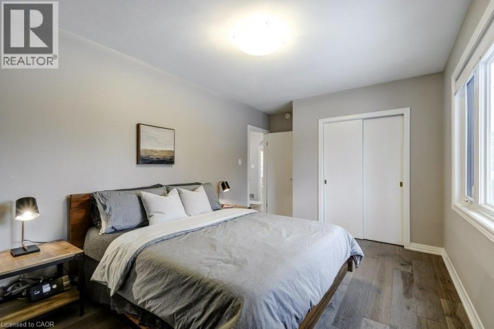 Photo 15 at 34 Oakley Court, Dancaster / Nakoma / Maple Lane, Ancaster