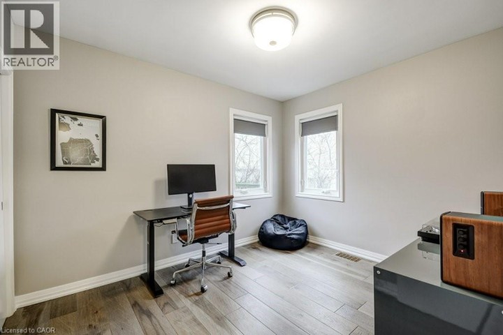 Photo 19 at 34 Oakley Court, Dancaster / Nakoma / Maple Lane, Ancaster