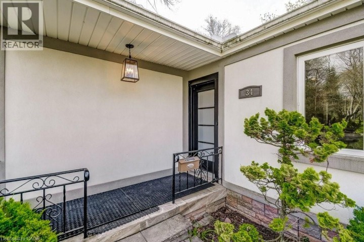 Photo 3 at 34 Oakley Court, Dancaster / Nakoma / Maple Lane, Ancaster