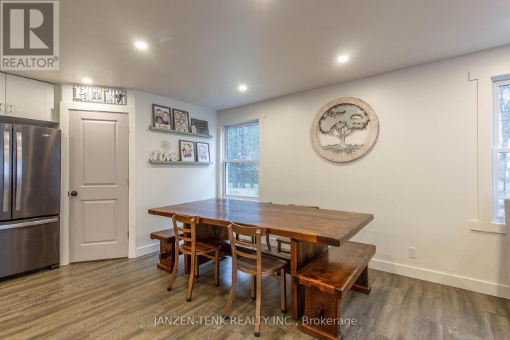 Photo 16 at 9114 Rogers Road, Rural Malahide, Malahide