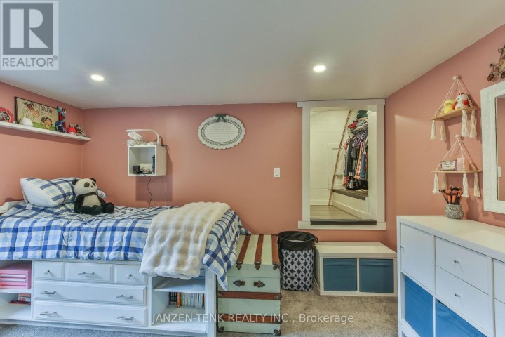 Photo 23 at 9114 Rogers Road, Rural Malahide, Malahide