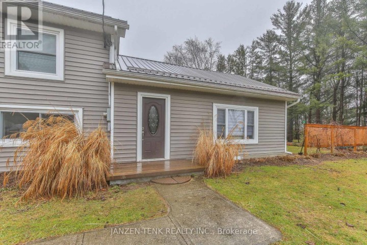 Photo 3 at 9114 Rogers Road, Rural Malahide, Malahide