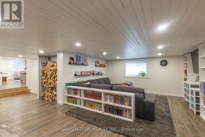 Photo 31 at 9114 Rogers Road, Rural Malahide, Malahide