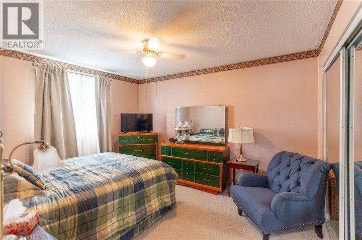 Photo 17 at 76 Enfield Crescent, Brantwood Park, Brantford