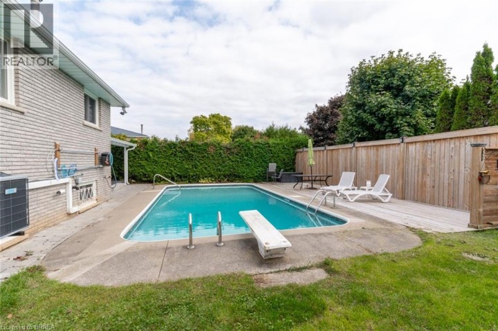 Photo 32 at 76 Enfield Crescent, Brantwood Park, Brantford