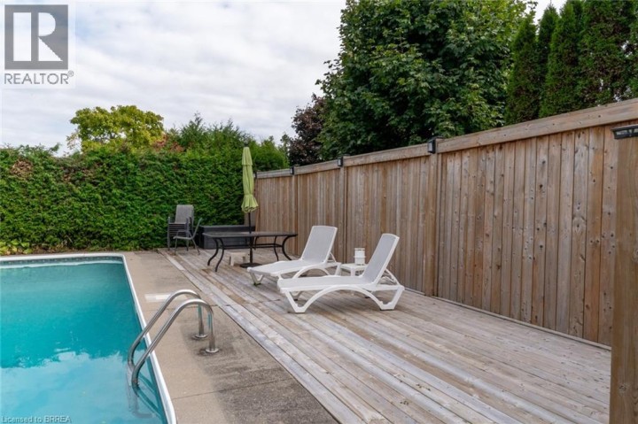 Photo 33 at 76 Enfield Crescent, Brantwood Park, Brantford