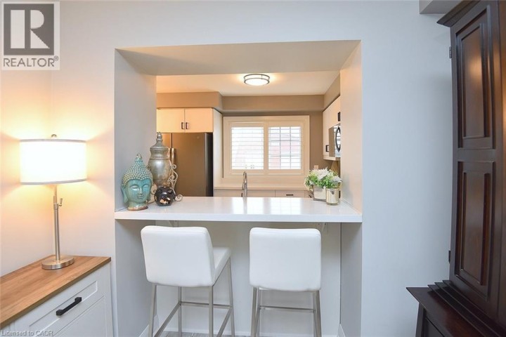 Photo 7 at 13 Emick Drive, Meadowlands, Ancaster