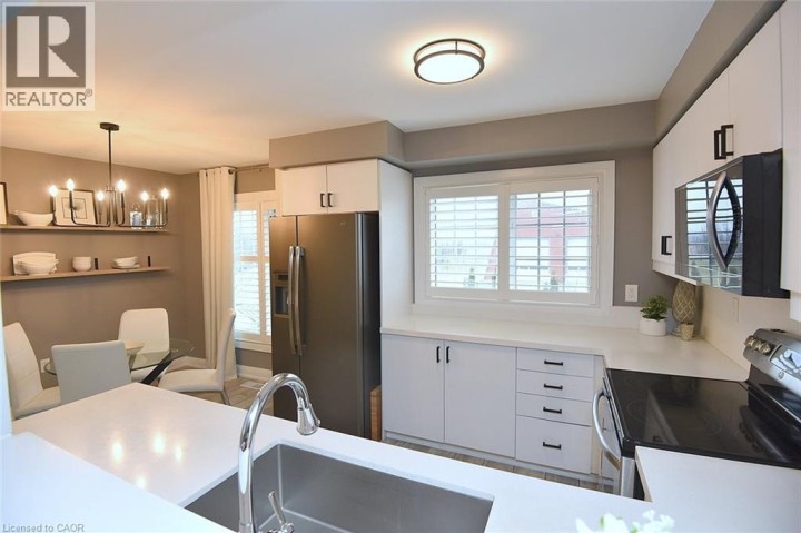 Photo 14 at 13 Emick Drive, Meadowlands, Ancaster