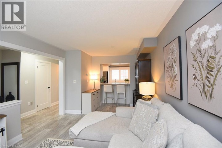 Photo 6 at 13 Emick Drive, Meadowlands, Ancaster