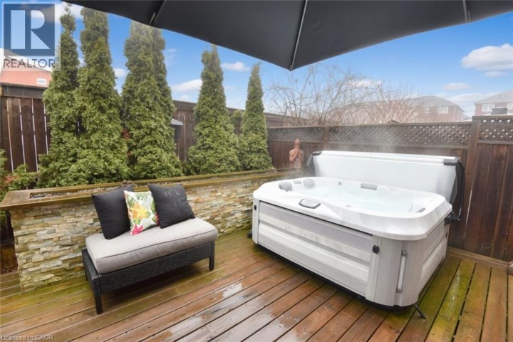 Photo 33 at 13 Emick Drive, Meadowlands, Ancaster