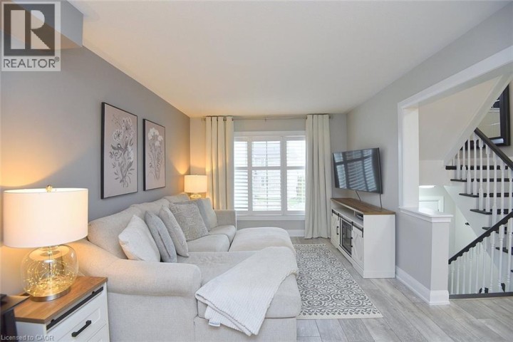 Photo 5 at 13 Emick Drive, Meadowlands, Ancaster