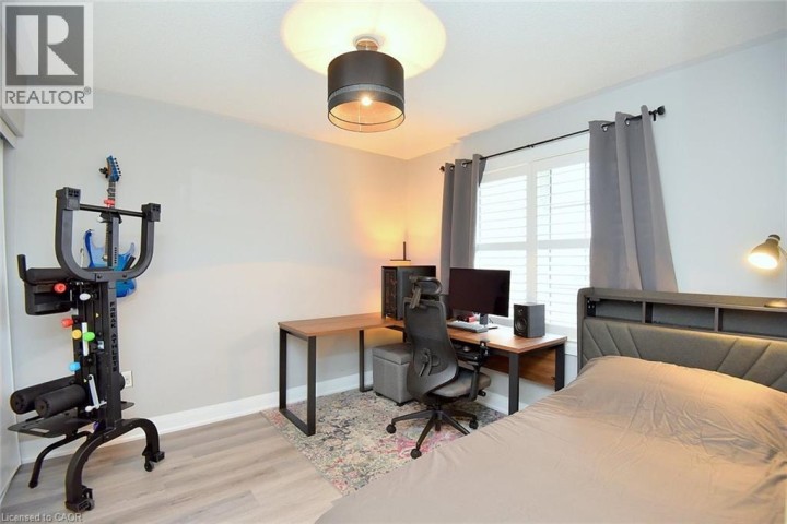 Photo 23 at 13 Emick Drive, Meadowlands, Ancaster