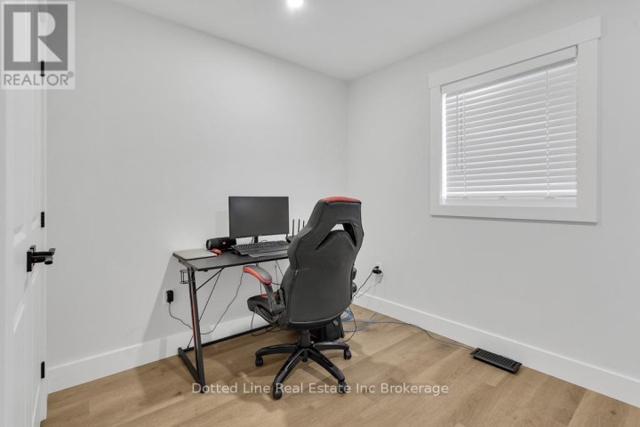 Photo 14 at 18 Walnut Drive, Tillsonburg