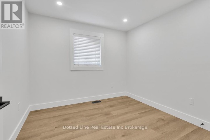 Photo 15 at 18 Walnut Drive, Tillsonburg