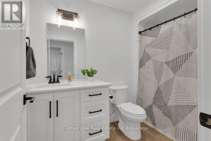 Photo 16 at 18 Walnut Drive, Tillsonburg