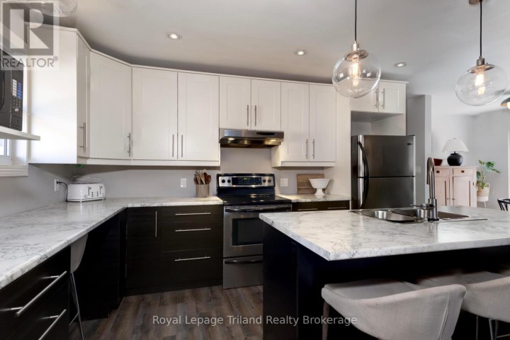 Photo 13 at 26 Knowles Drive, Woodstock - North, Woodstock