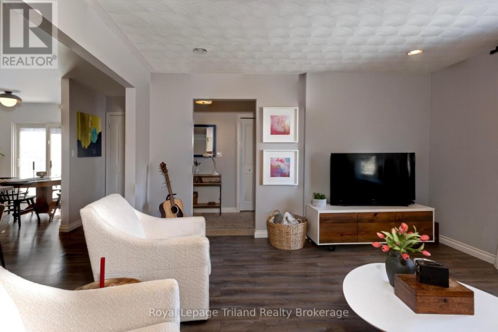 Photo 8 at 26 Knowles Drive, Woodstock - North, Woodstock