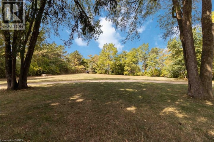 Photo 3 at 232 E Paris Road, Ewing, Brantford