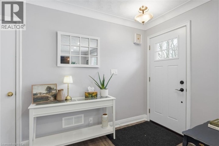 Photo 5 at 37 Hillier Crescent, Sky Acres, Brantford