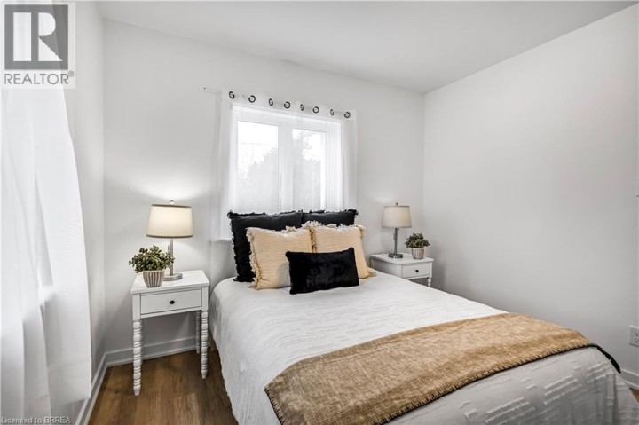 Photo 13 at 35 Eighth Avenue, Eagle Place East, Brantford