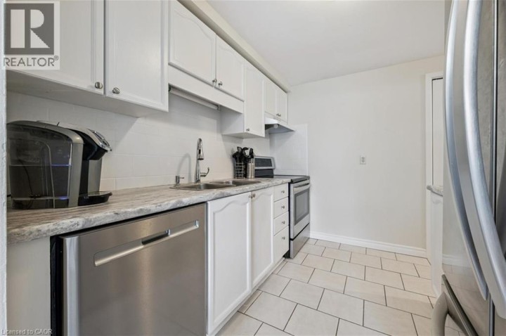 Photo 18 at 37 Edgemere Drive, Churchill Park / Moffatt Creek, Cambridge