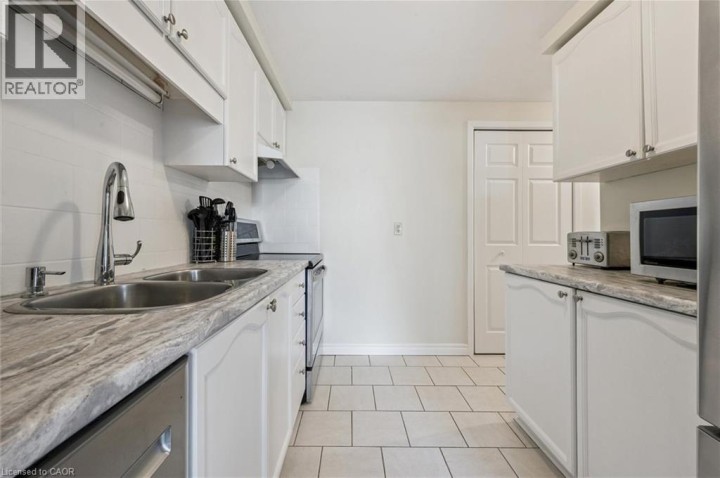 Photo 19 at 37 Edgemere Drive, Churchill Park / Moffatt Creek, Cambridge