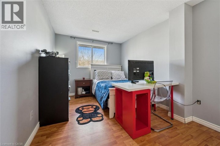 Photo 24 at 37 Edgemere Drive, Churchill Park / Moffatt Creek, Cambridge