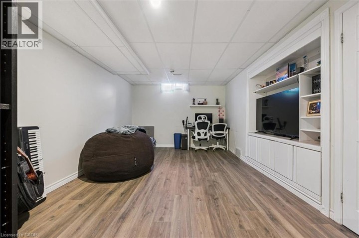 Photo 32 at 37 Edgemere Drive, Churchill Park / Moffatt Creek, Cambridge