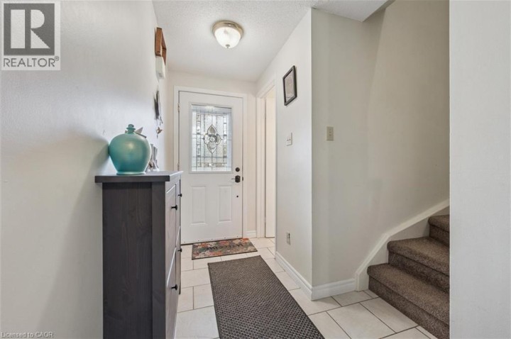 Photo 6 at 37 Edgemere Drive, Churchill Park / Moffatt Creek, Cambridge