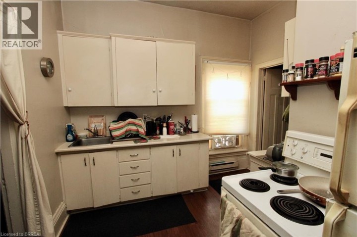 Photo 5 at 62 Arthur Street, Victoria / Arthur, Brantford