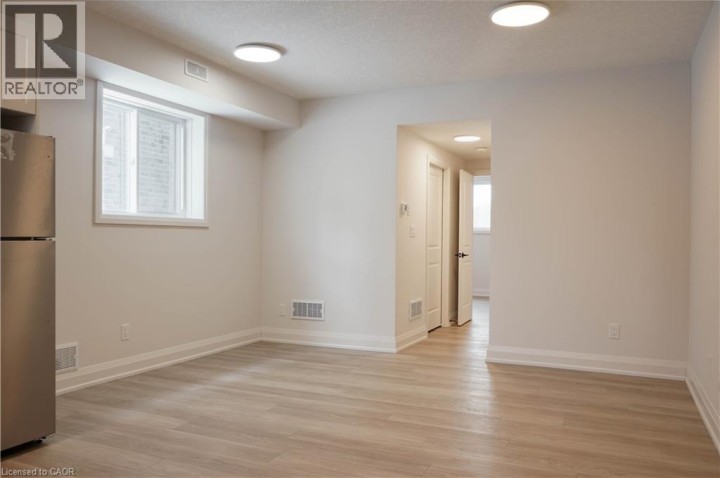 Photo 4 at 107 - 800 Myers Road, Churchill Park / Moffatt Creek, Cambridge