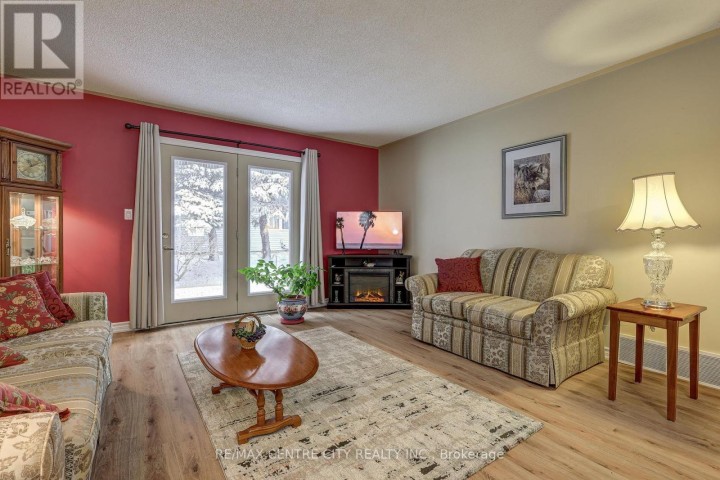 Photo 5 at 19 Brasher Drive, Tillsonburg