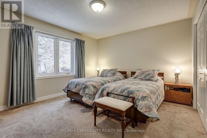Photo 8 at 19 Brasher Drive, Tillsonburg