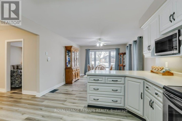 Photo 22 at 6247 Imperial Road, Rural Malahide, Malahide