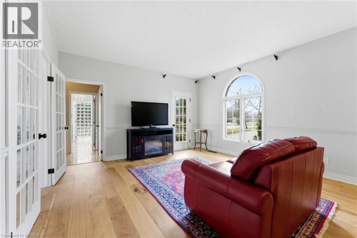 Photo 9 at 46 Tutela Heights, Tutela Heights, Brantford