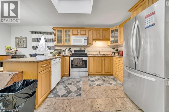 Photo 14 at 15 Anderson Drive, Churchill Park / Moffatt Creek, Cambridge